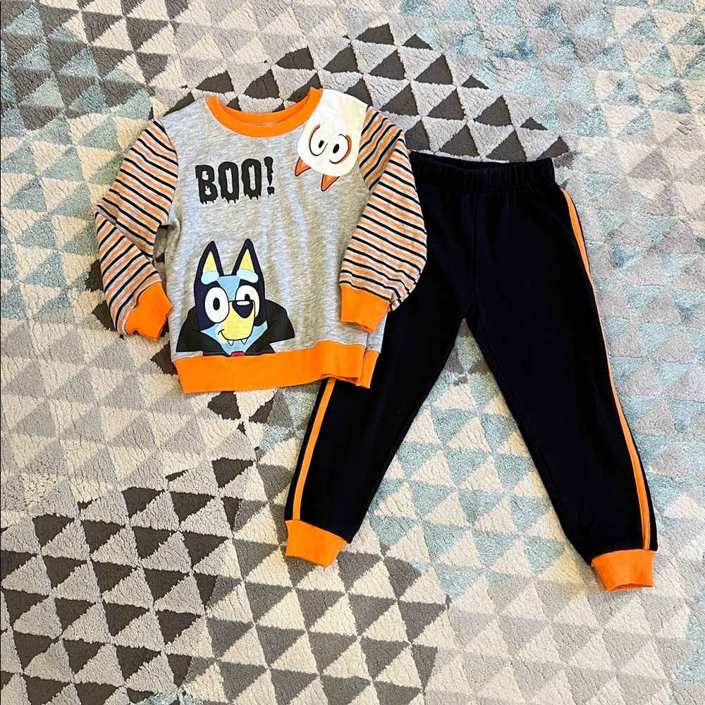 Bluey Halloween Fleece Sweatshirt and Jogger Pants Outfit Set / Size 3T